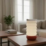 ⁦מנורת שולחן מעוצבת מקולקציית קומו - דגם טוטם רחב⁩ – תמונה ⁦6⁩